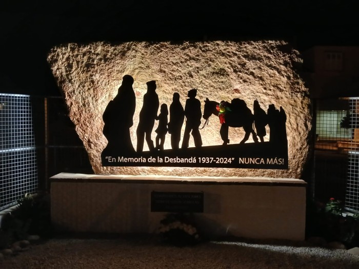 monumento-alora-noche-2.jpg